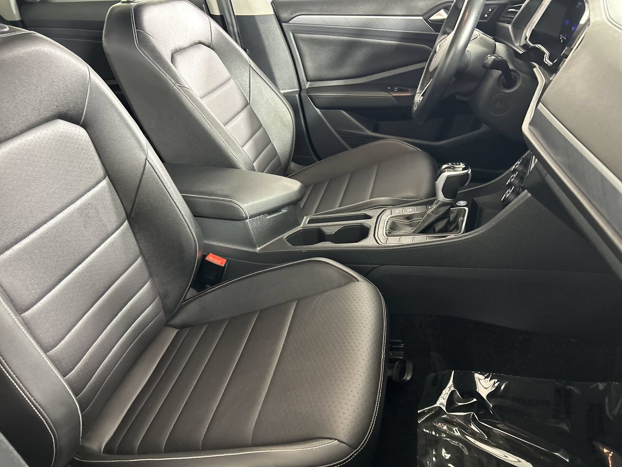 Used 2024 Volkswagen Jetta SE FWD image 26