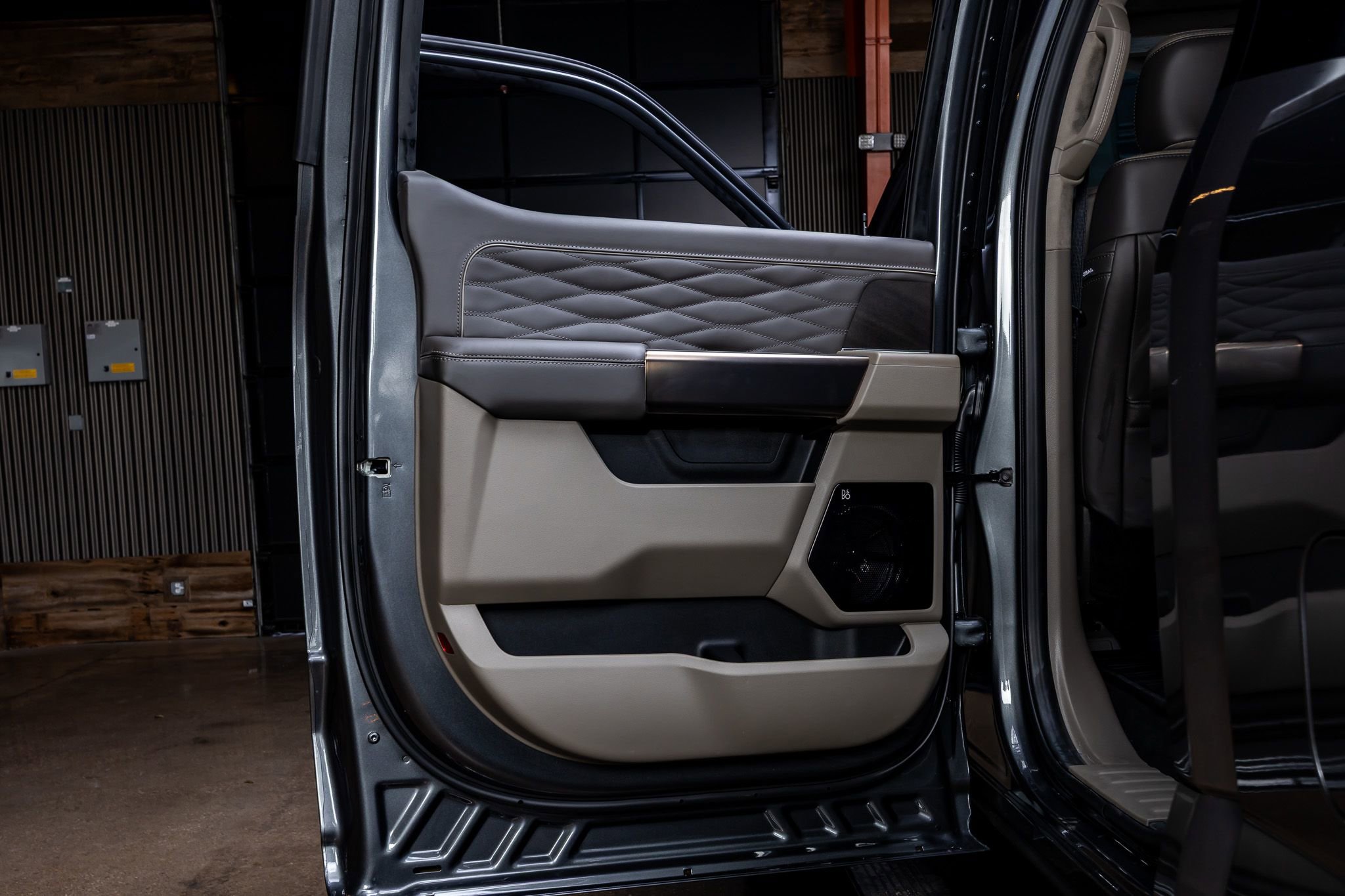 Used 2026 Ford F450 Platinum w/ Platinum Plus Package image 34