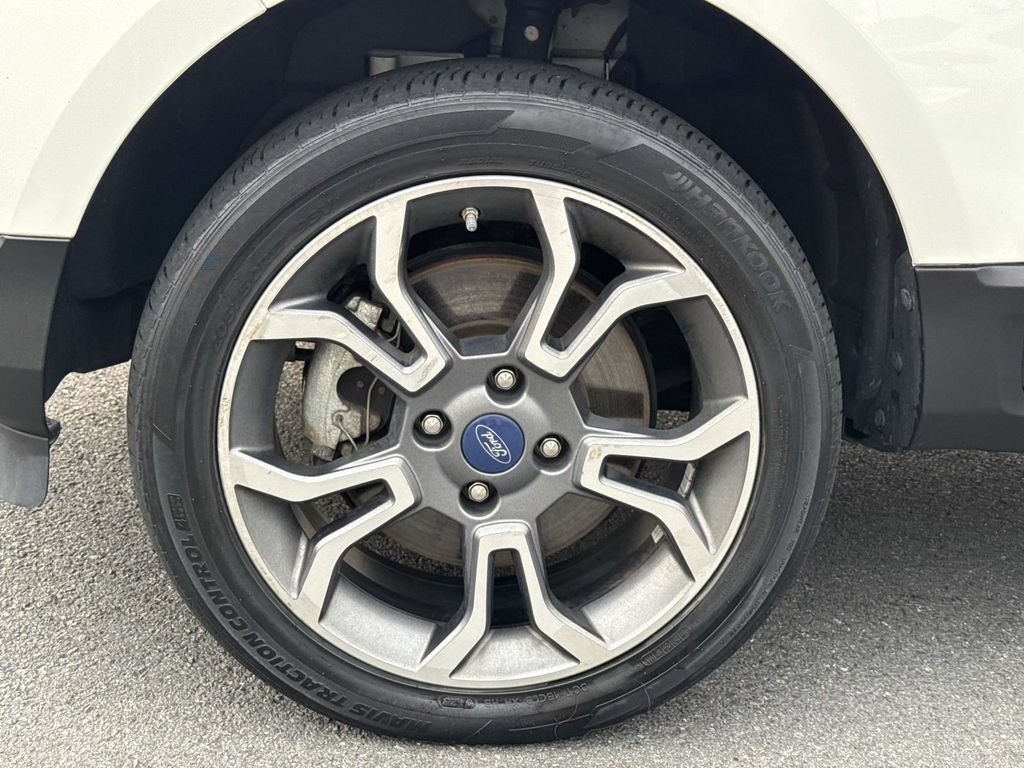 Used 2019 Ford EcoSport SES w/ SES Black Appearance Package AWD/4WD image 8