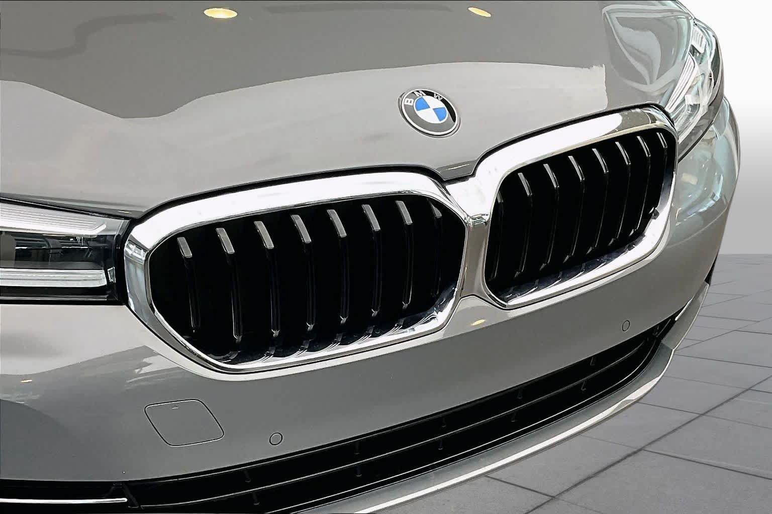 Used 2021 BMW 530i w/ Premium Package RWD image 31