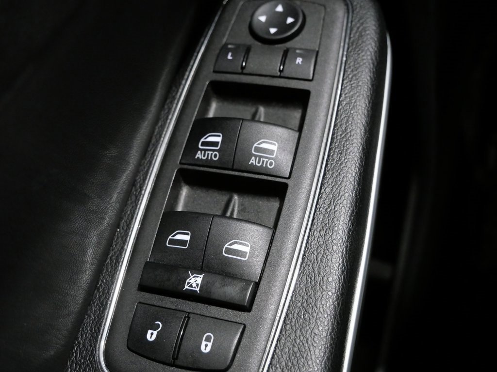 Used 2023 Chrysler 300 S image 14