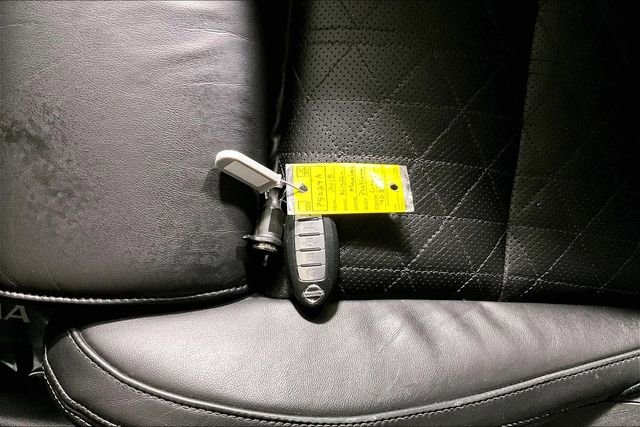 Used 2018 Nissan Maxima Platinum image 10