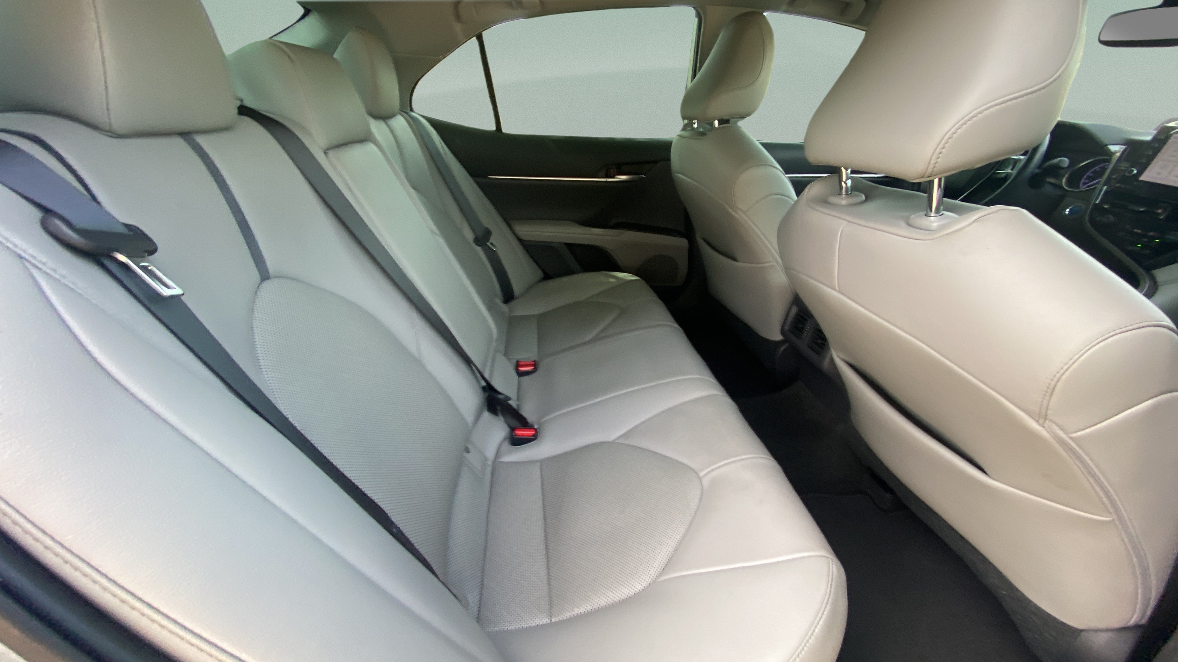 Used 2021 Toyota Camry XLE w/ Cold Weather Package FWD image 25