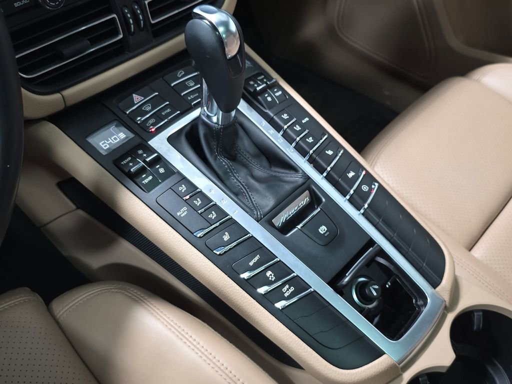 Used 2021 Porsche Macan AWD/4WD image 20
