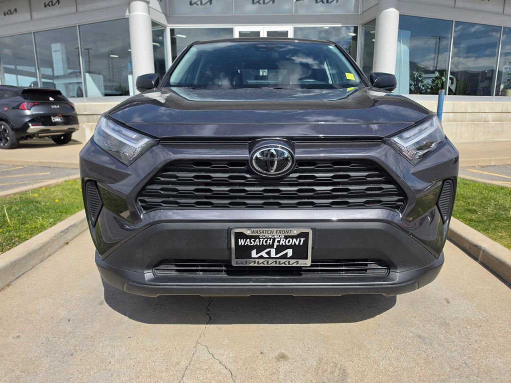 Used 2025 Toyota RAV4 LE AWD/4WD image 2