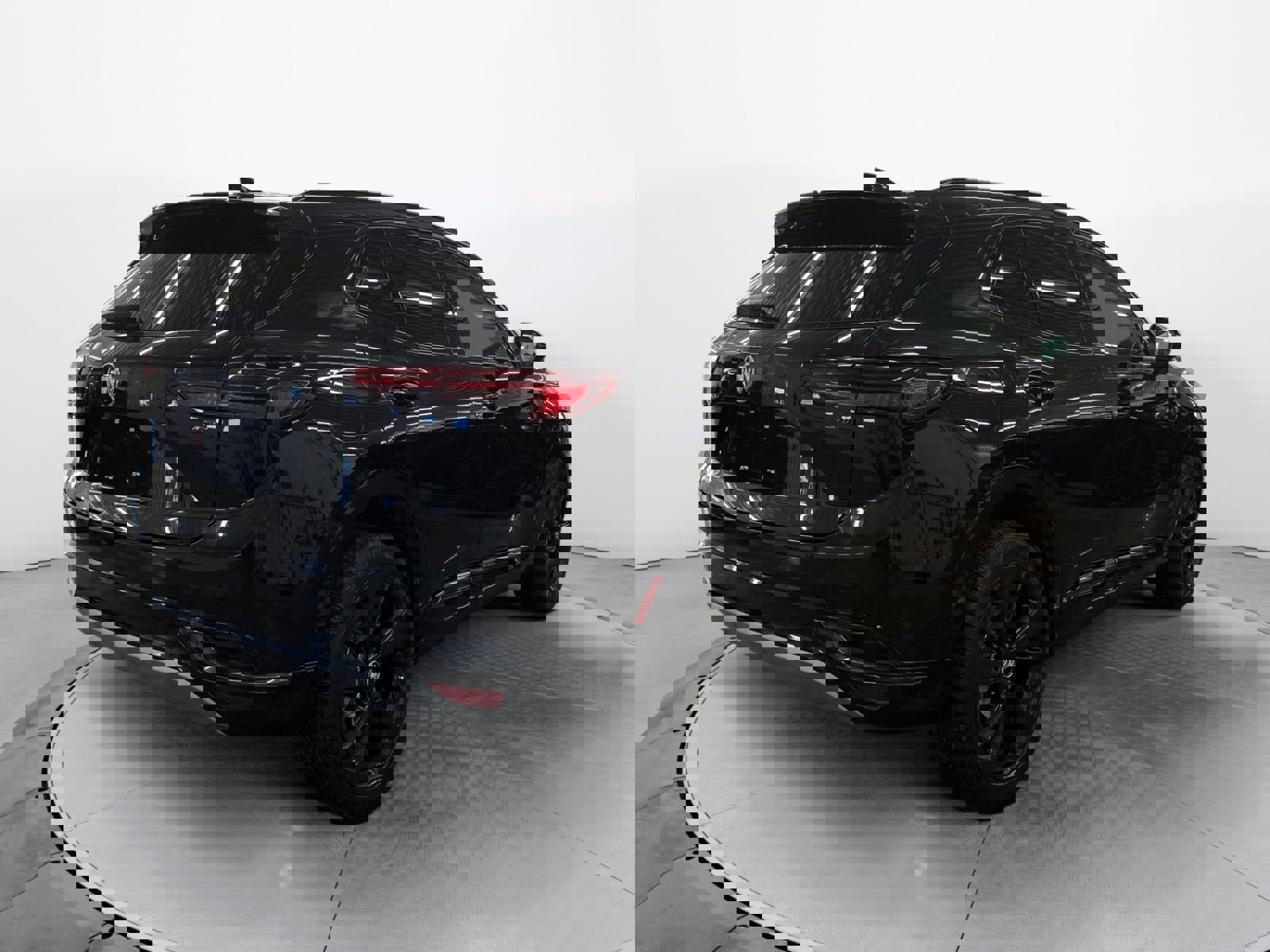 Used 2023 Buick Envision Essence w/ Technology Package I image 5