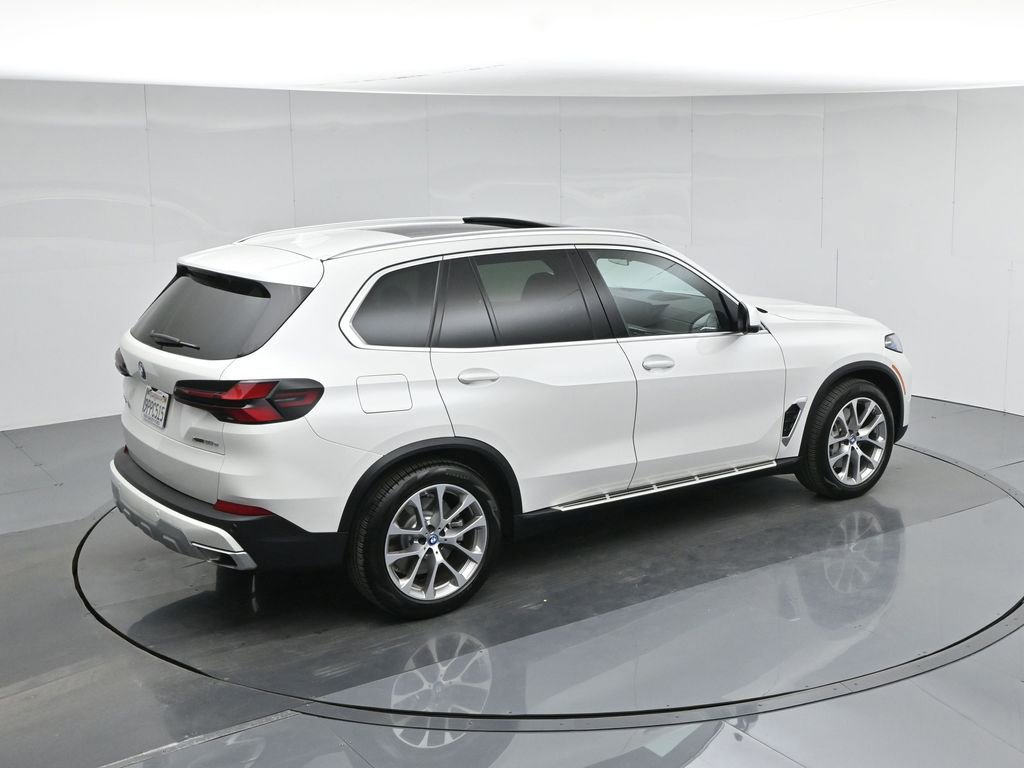 Used 2025 BMW X5 xDrive50e AWD/4WD image 44