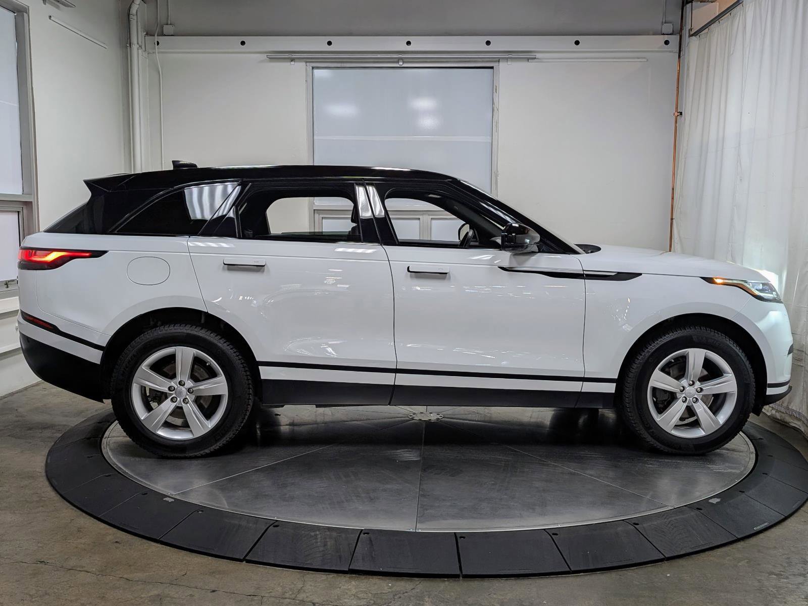 Used 2018 Land Rover Range Rover Velar S image 10