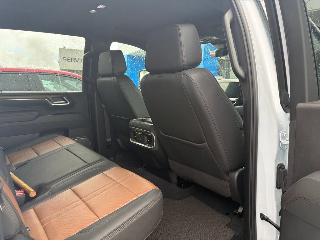 Used 2026 Chevrolet Silverado 3500 High Country w/ Technology Package AWD/4WD image 10