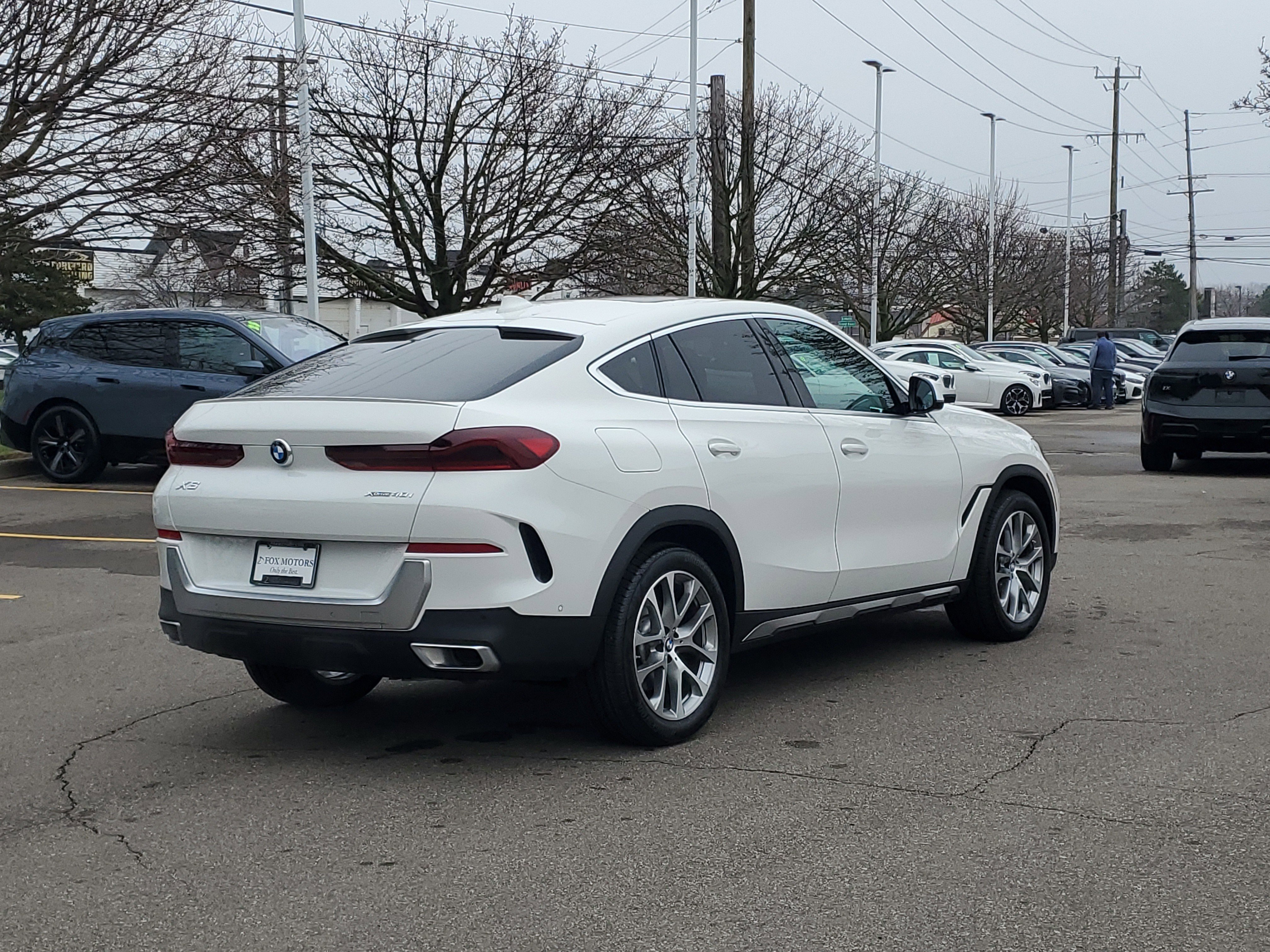 Used 2023 BMW X6 xDrive40i w/ Climate Comfort Package image 3