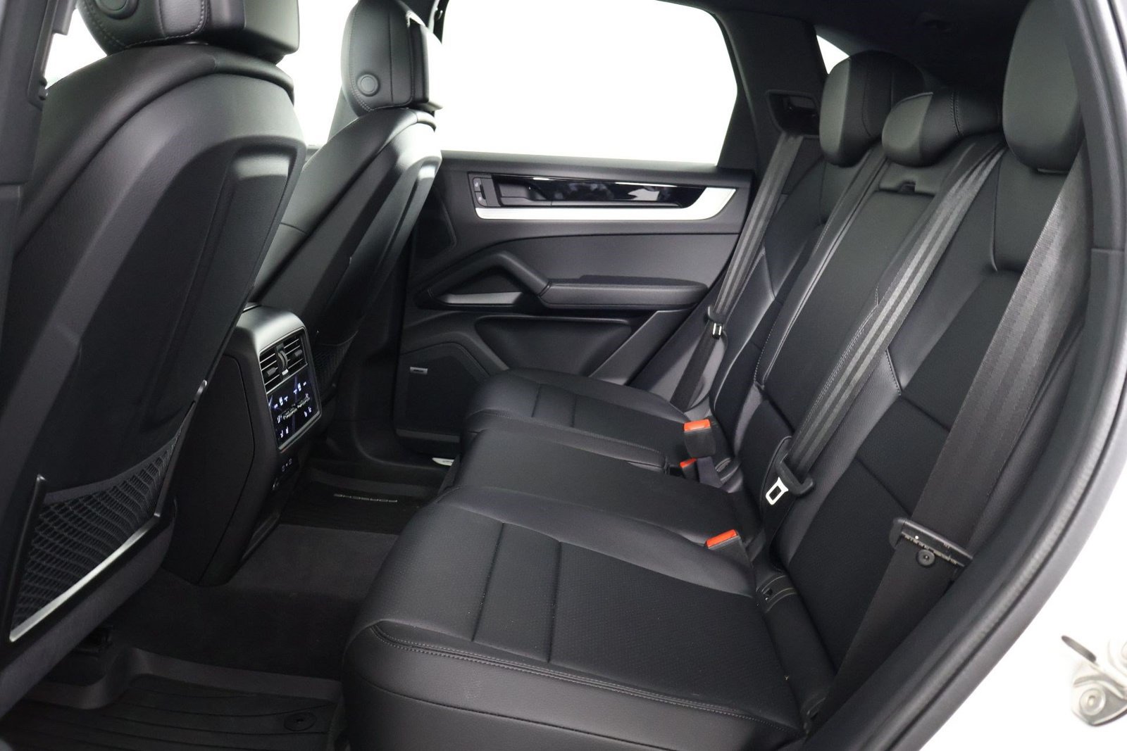 Certified 2026 Porsche Cayenne AWD/4WD image 33