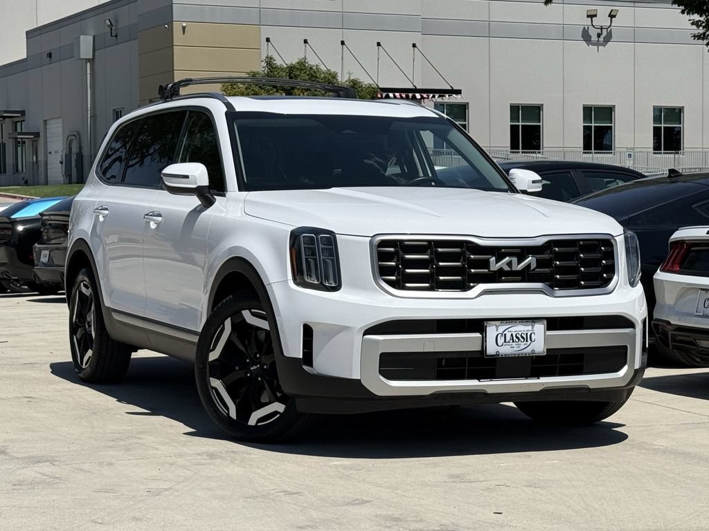 Used 2025 Kia Telluride S AWD/4WD image 2