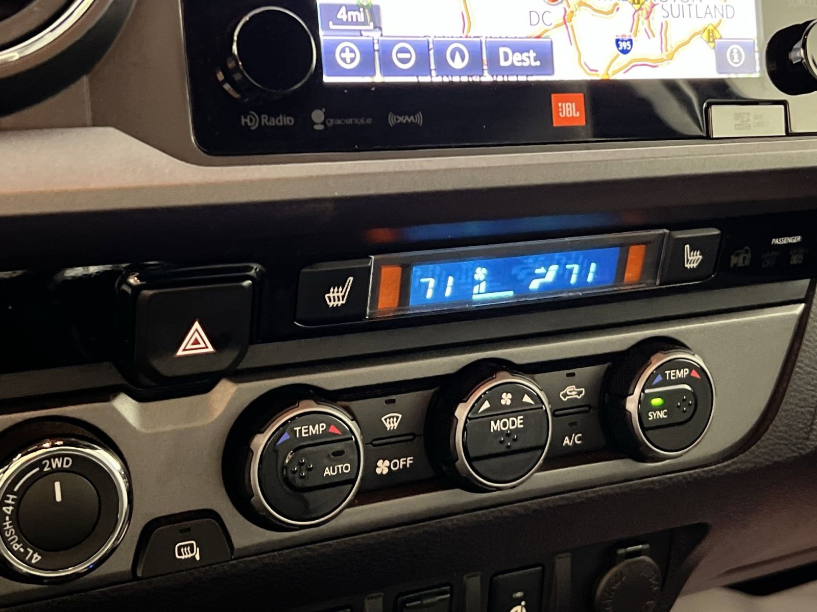 Used 2017 Toyota Tacoma TRD Sport image 21