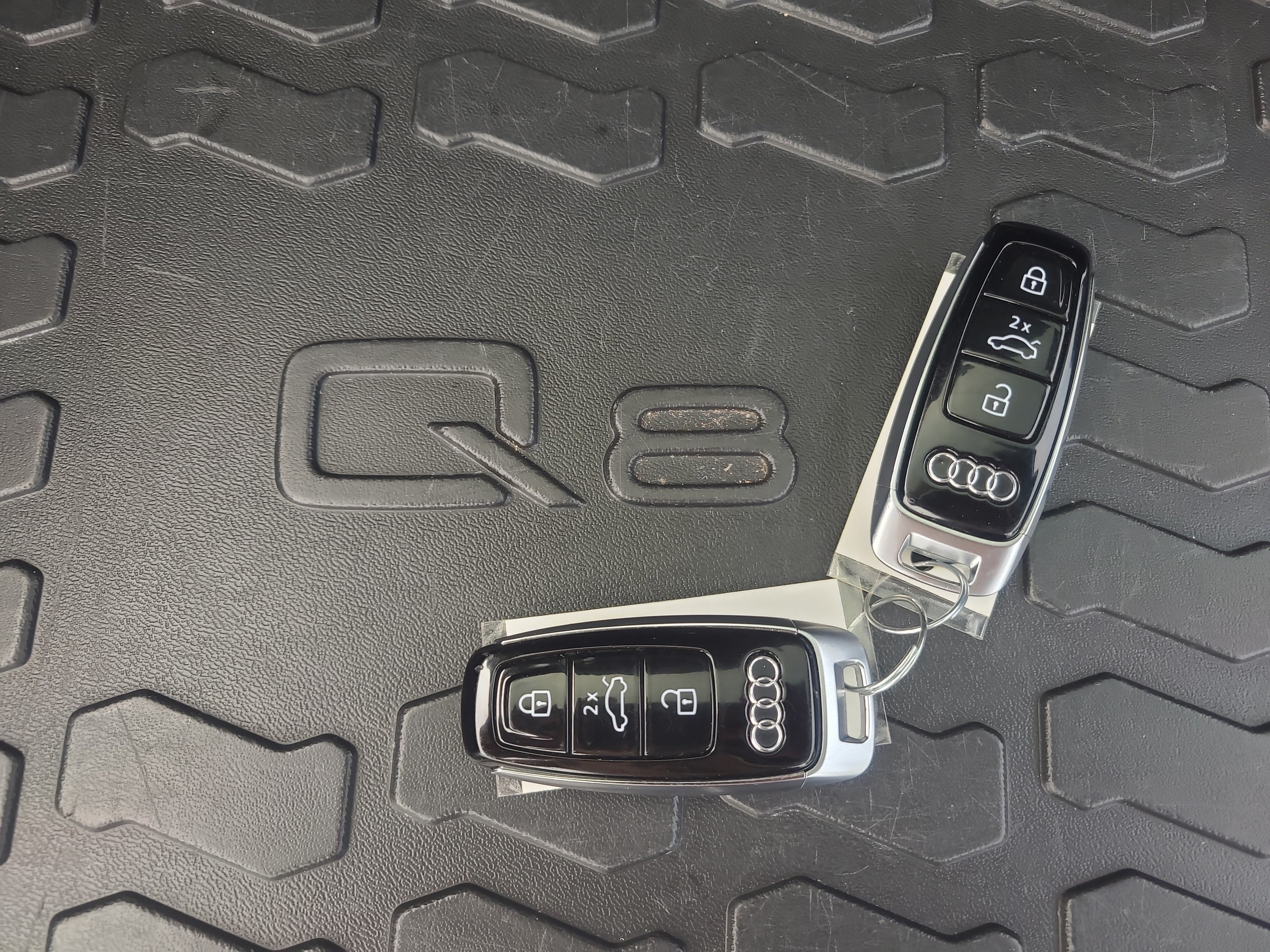 Used 2022 Audi Q8 Premium w/ Convenience Package AWD/4WD image 32