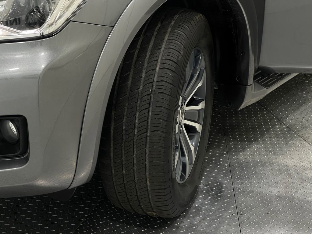 Used 2018 Nissan Armada SL w/ Moonroof Package image 38