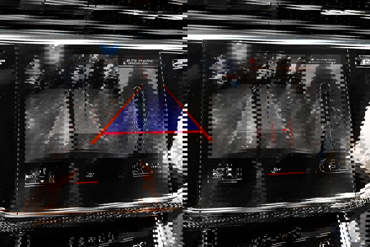 Used 2021 Audi SQ8 Prestige image 21