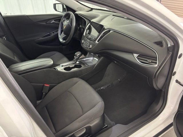 Used 2021 Chevrolet Malibu LT FWD image 24