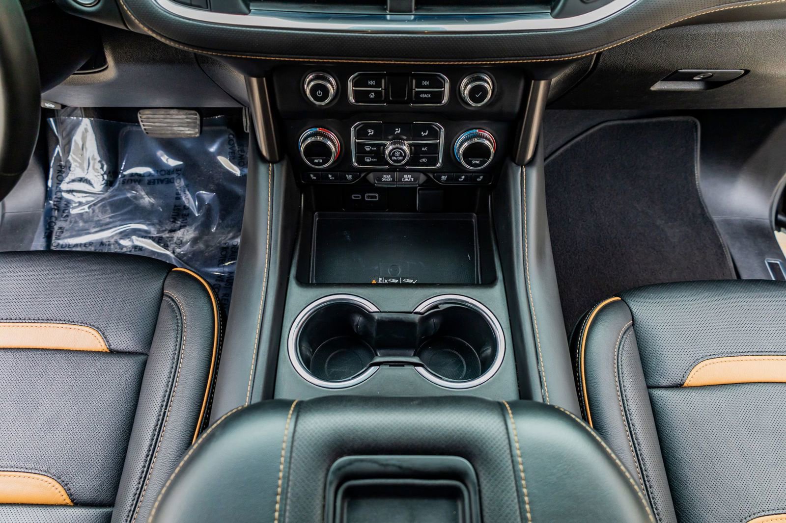 Used 2023 GMC Yukon XL AT4 image 27