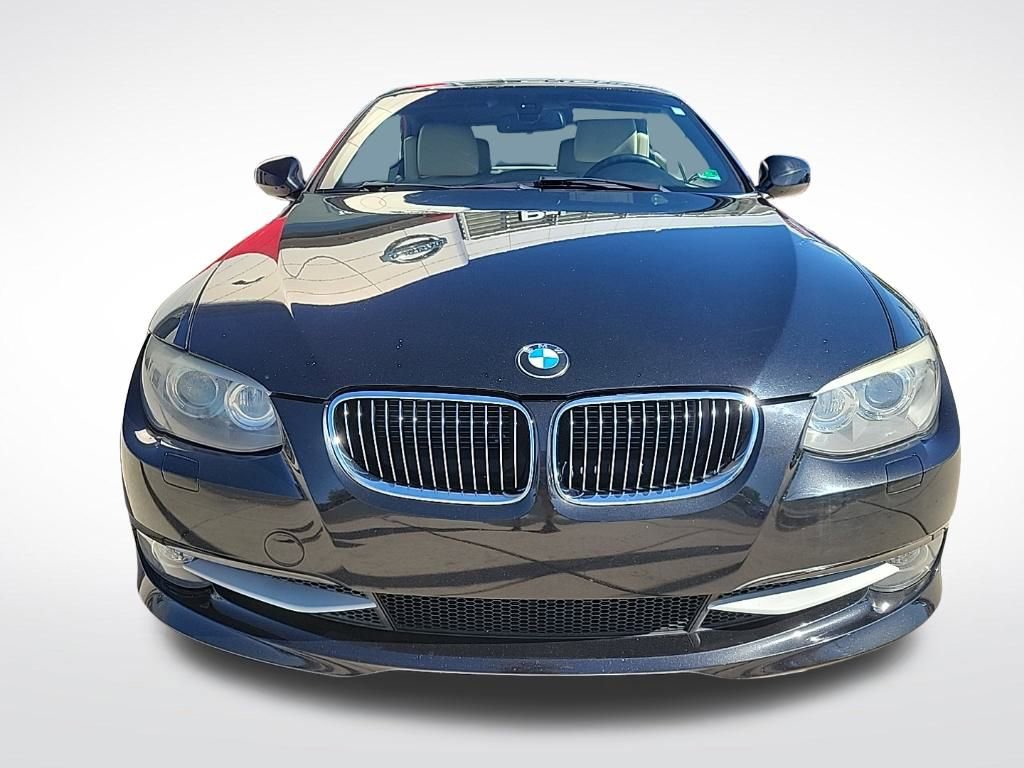 Used 2011 BMW 335i Convertible image 9