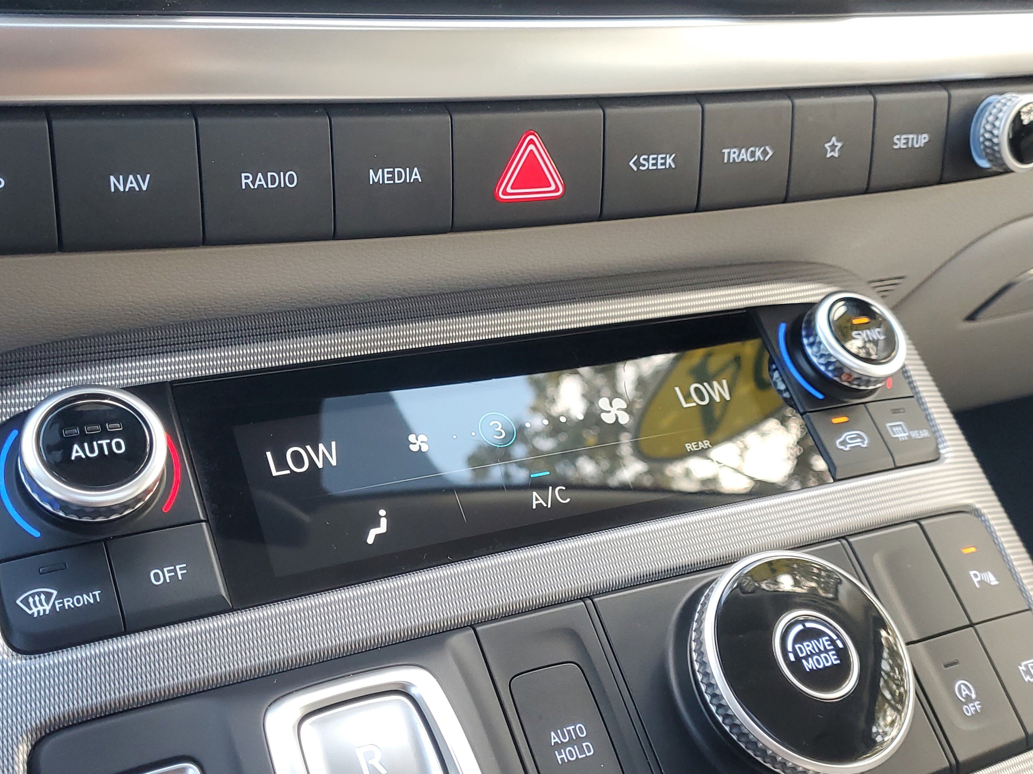 Used 2024 Hyundai Palisade Calligraphy image 30