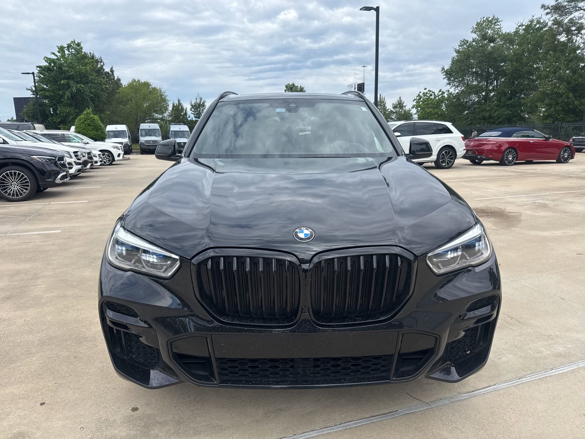 Used 2022 BMW X5 xDrive40i w/ M Sport Package image 2
