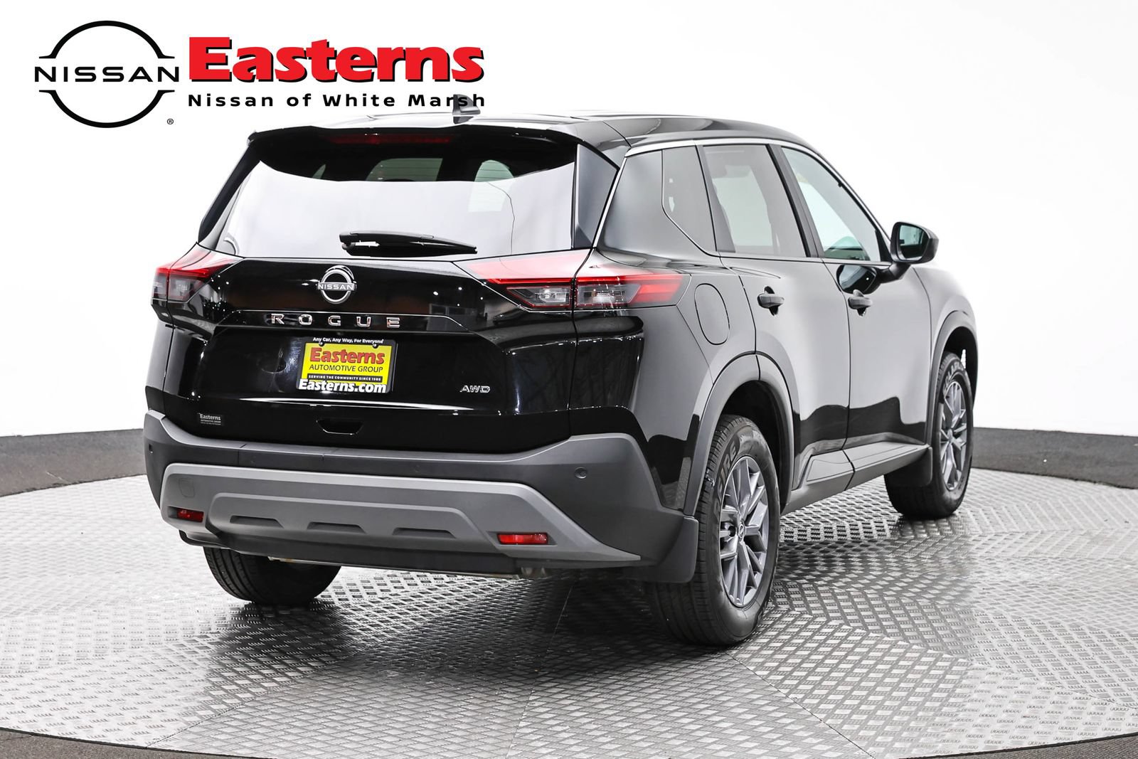 Used 2023 Nissan Rogue S AWD/4WD image 5