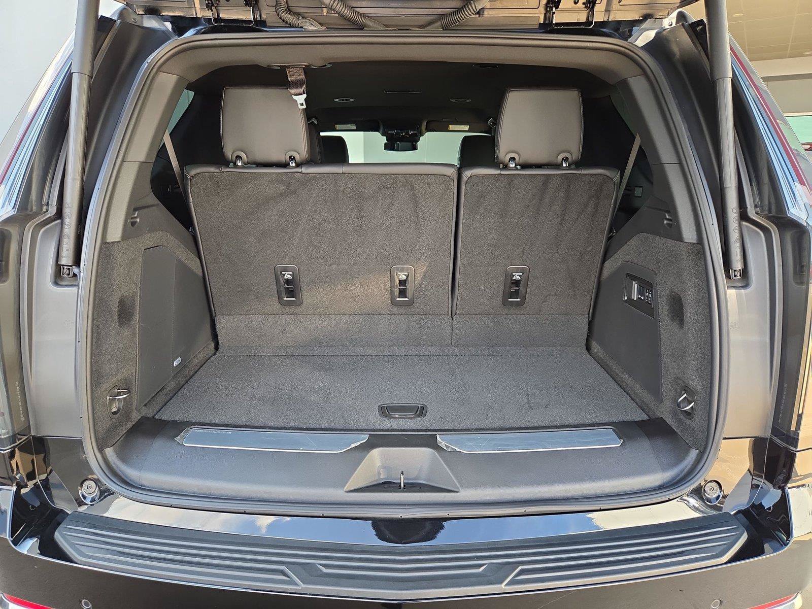 Certified 2025 Cadillac Escalade Luxury RWD image 31