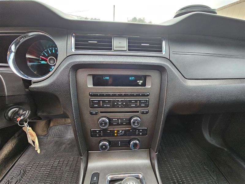 Used 2014 Ford Mustang Premium RWD image 9