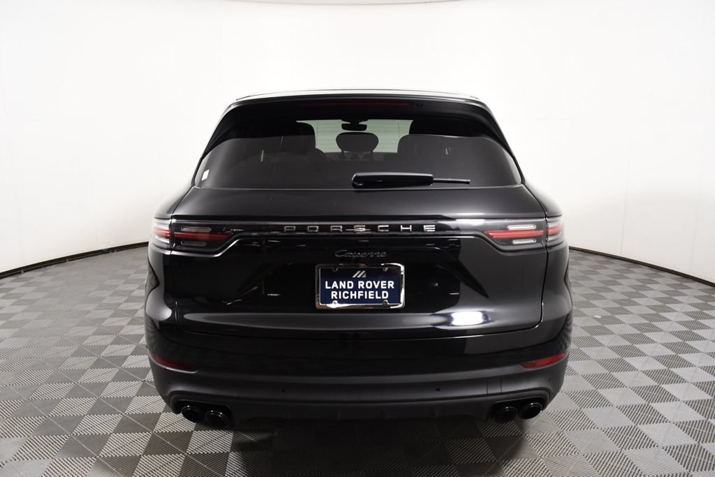 Used 2022 Porsche Cayenne Platinum Edition AWD/4WD image 5