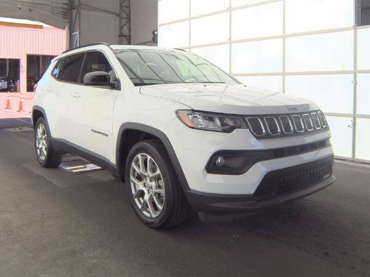 Used 2022 Jeep Compass Latitude w/ Sun and Sound Group AWD/4WD image 6