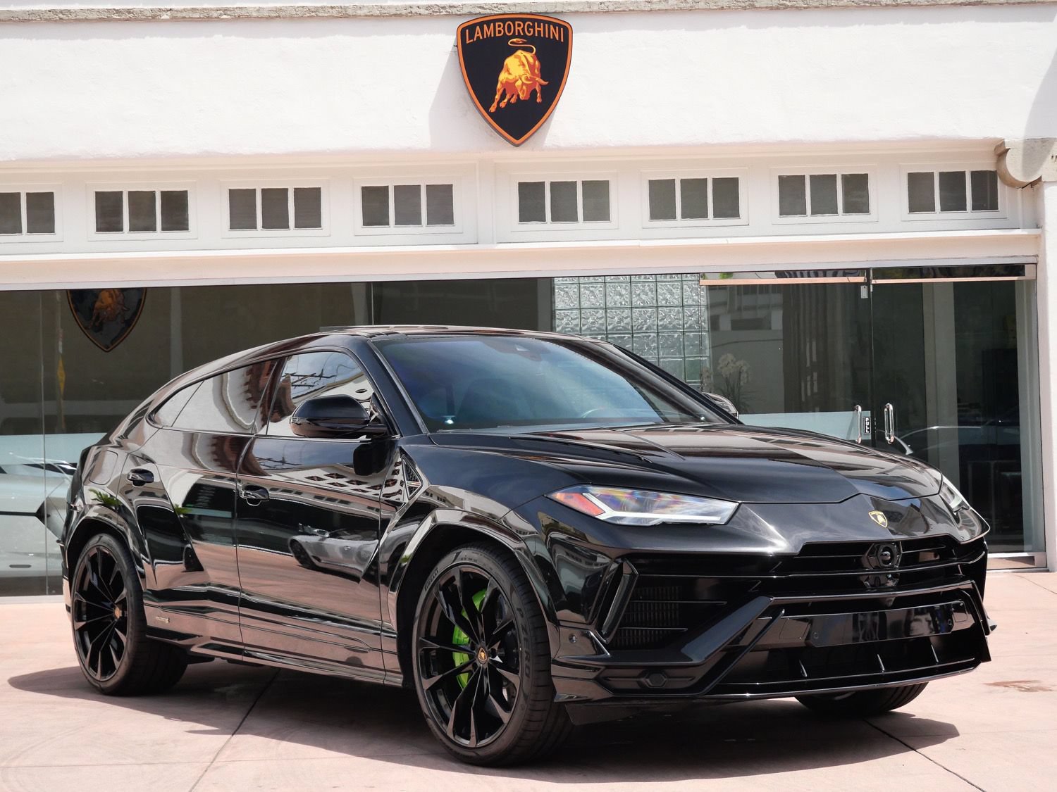 Used 2024 Lamborghini Urus S AWD/4WD image 1