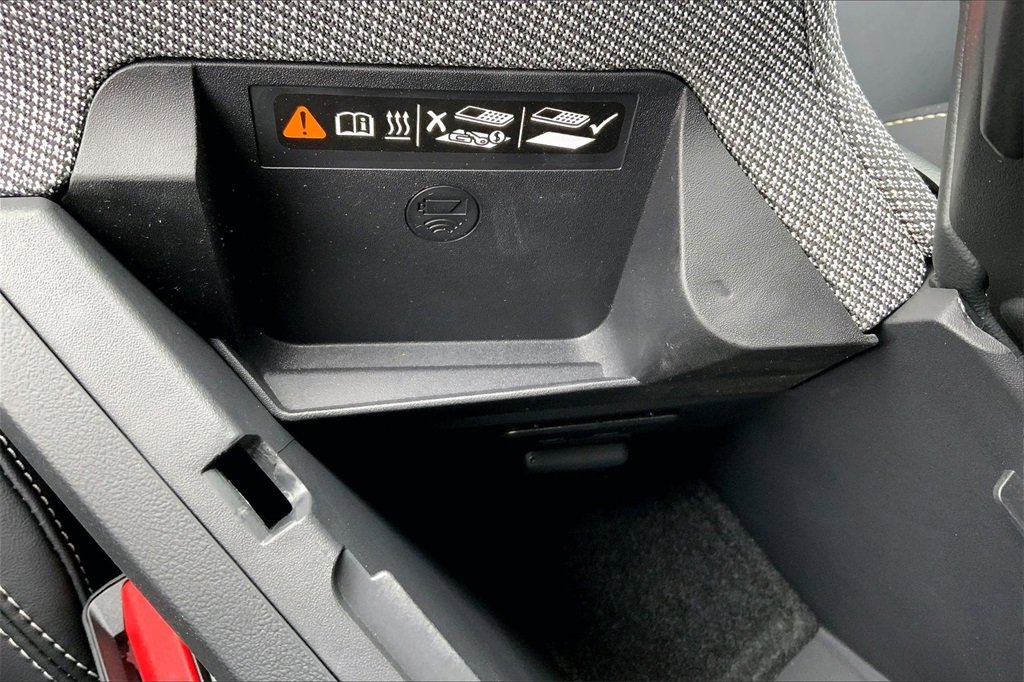 New 2026 Cadillac Optiq Luxury 1 image 26