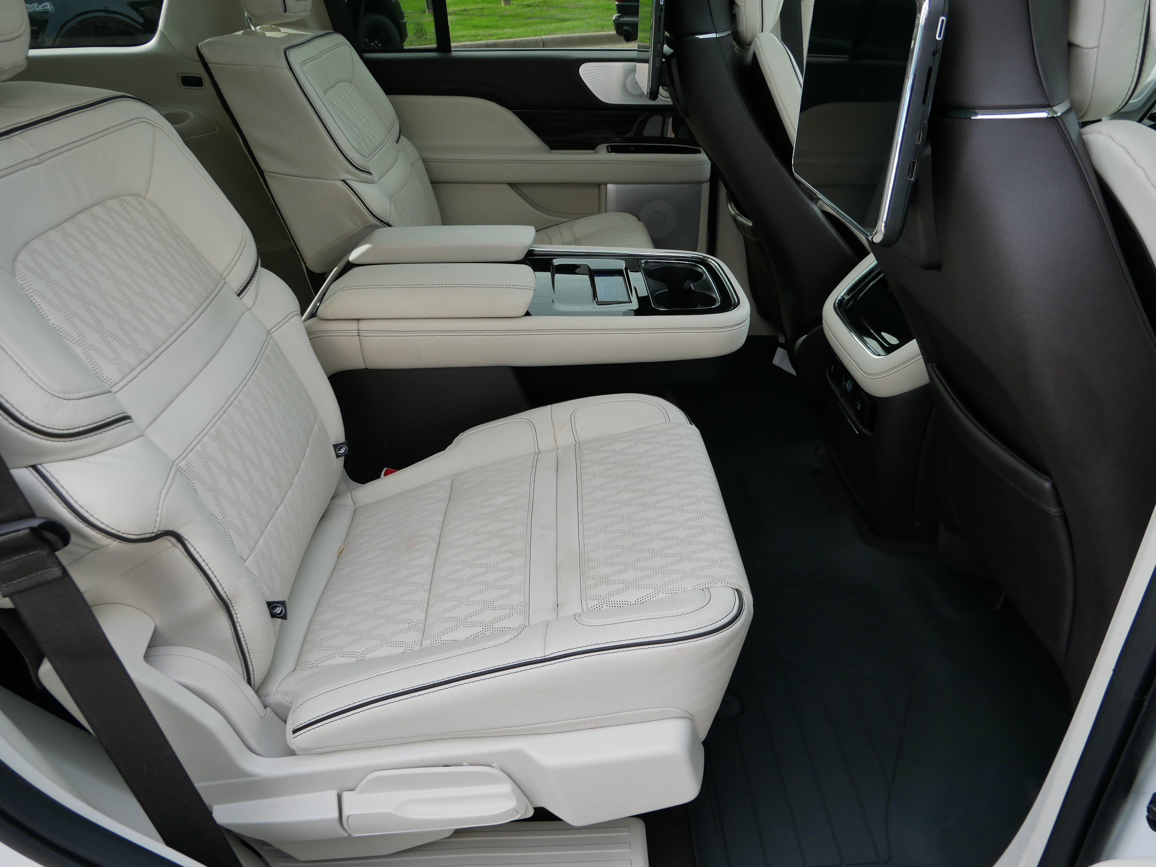 Used 2024 Lincoln Navigator Black Label AWD/4WD image 24