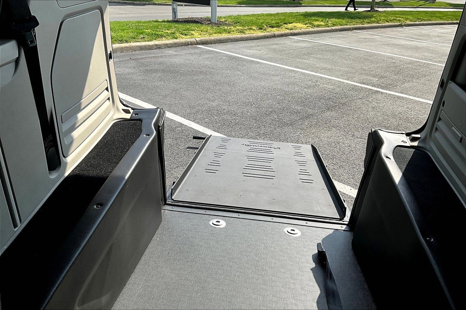 Used 2020 Dodge Grand Caravan SXT FWD image 39