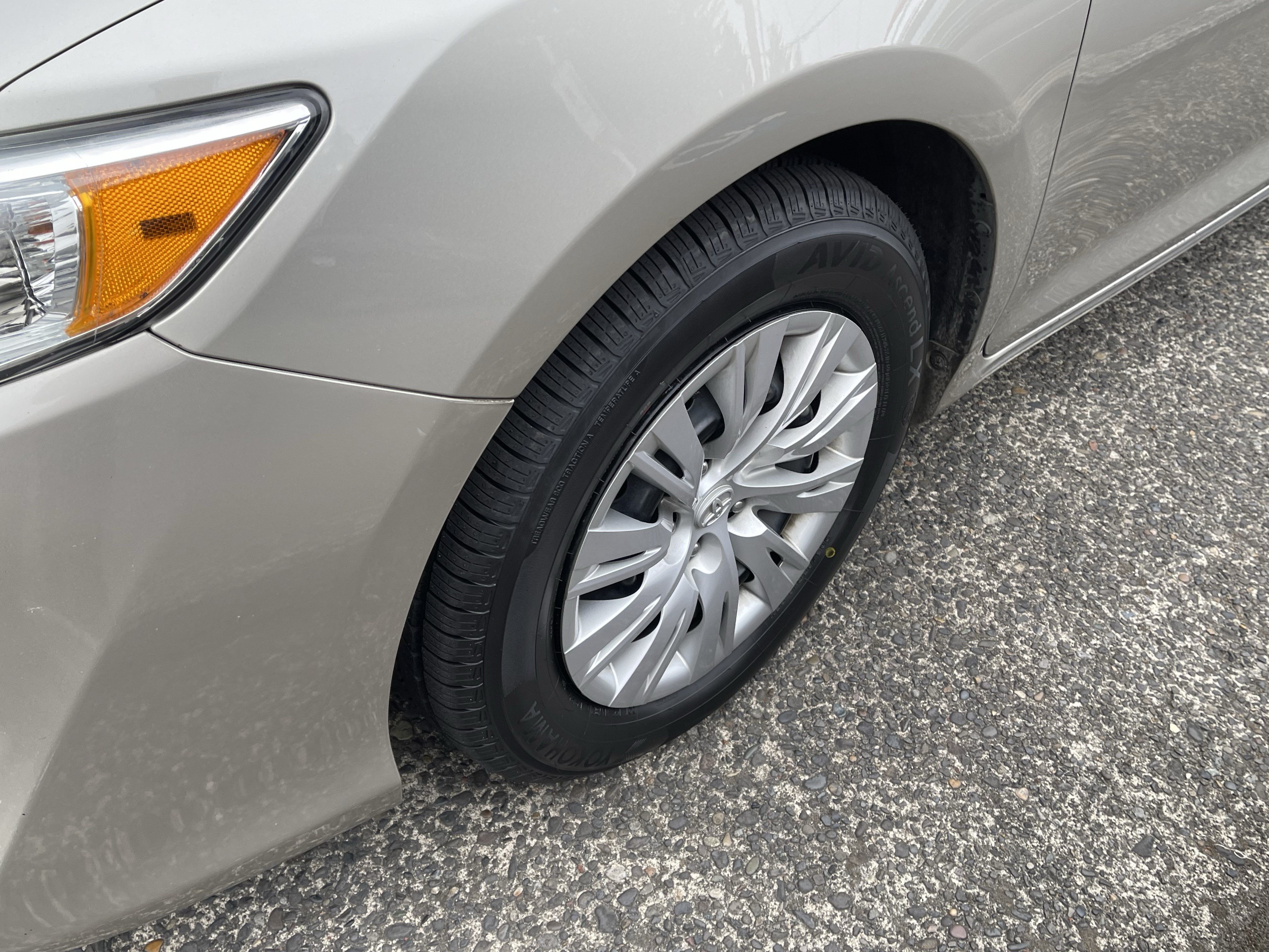 Used 2014 Toyota Camry LE FWD image 10