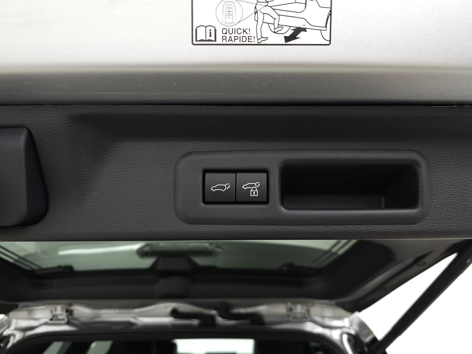 Used 2025 Toyota Sequoia Platinum image 10