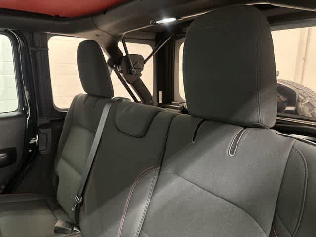 Used 2019 Jeep Wrangler Unlimited Rubicon w/ LED Lighting Group AWD/4WD image 14