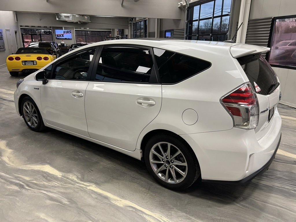 Used 2016 Toyota Prius V Five image 33