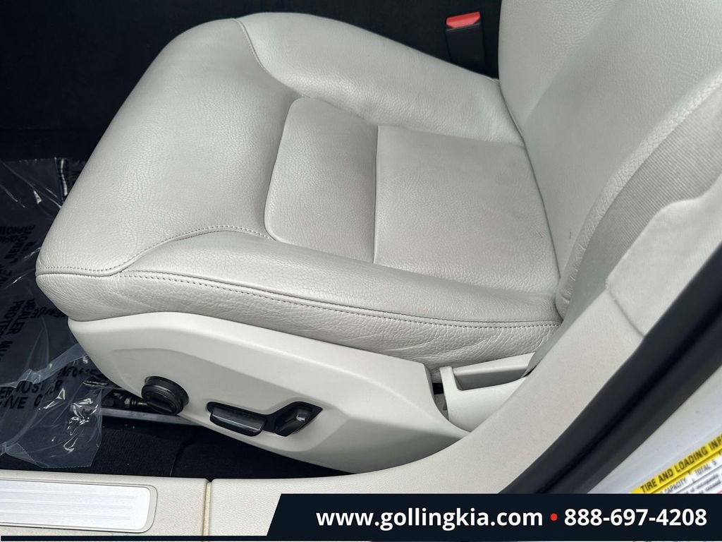 Used 2024 Volvo S60 B5 Core image 17