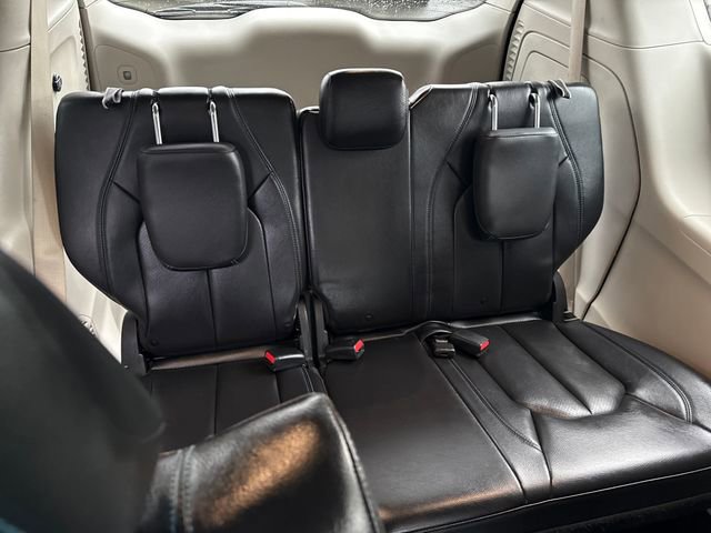 Used 2021 Chrysler Pacifica Touring-L image 14