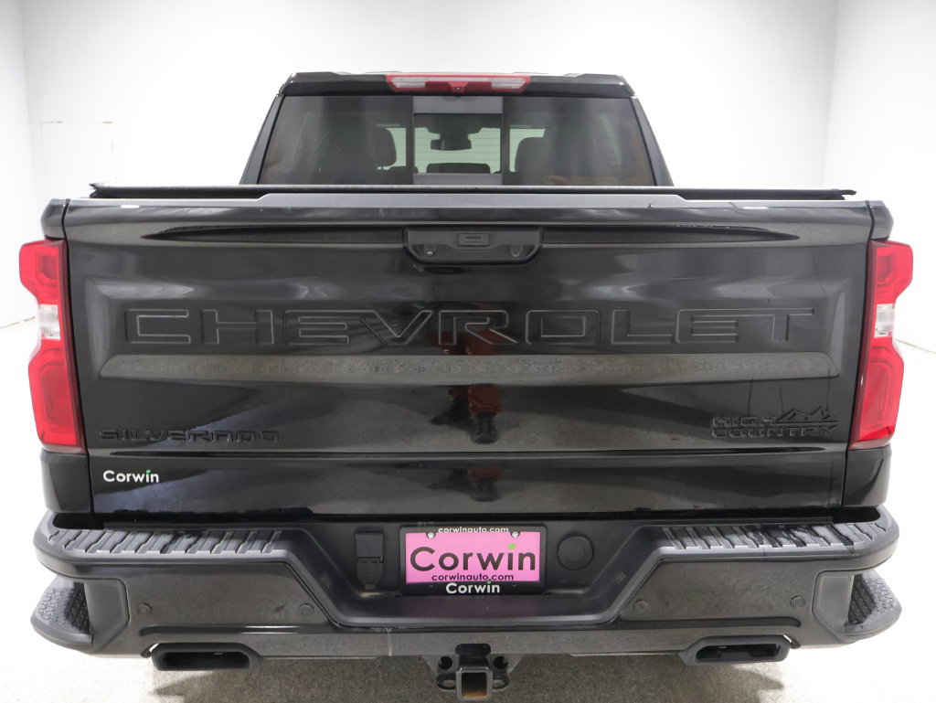 Used 2025 Chevrolet Silverado 1500 High Country w/ Midnight Edition AWD/4WD image 3