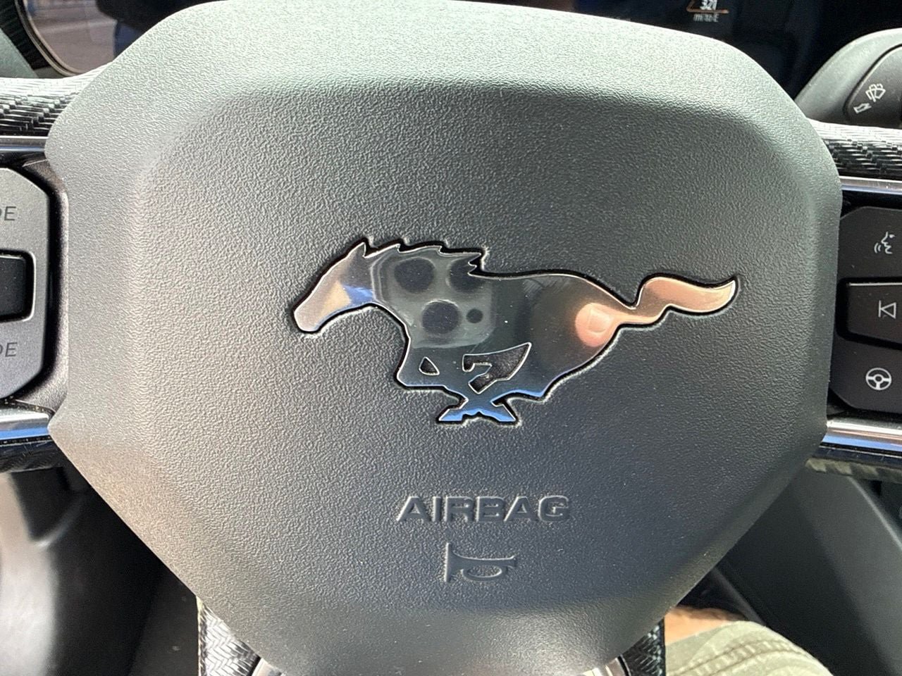 Used 2025 Ford Mustang Premium RWD image 25