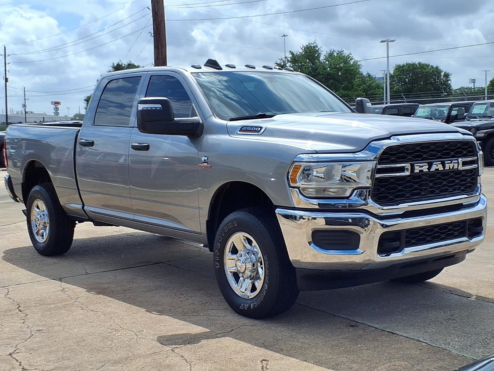 Used 2023 RAM 2500 Tradesman AWD/4WD image 2