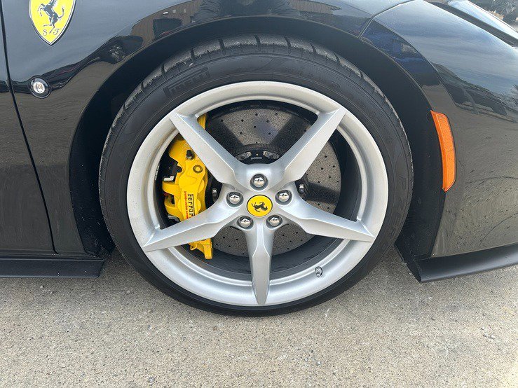 Used 2022 Ferrari F8 Tributo image 12