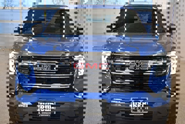 Used 2025 GMC Terrain Elevation w/ Technology Package II image 3