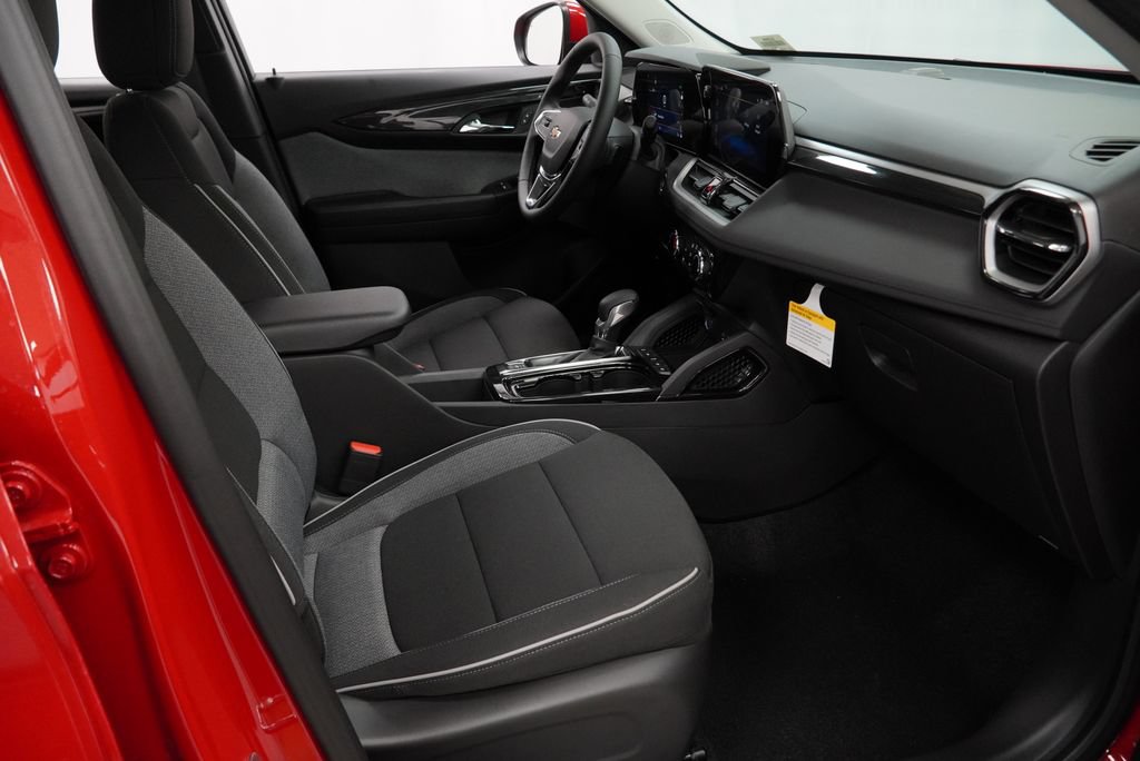 New 2026 Chevrolet TrailBlazer LT w/ LT Cold Weather Package FWD image 29