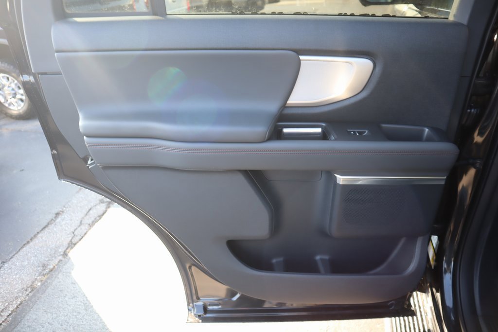 New 2025 Ford Expedition Active image 18