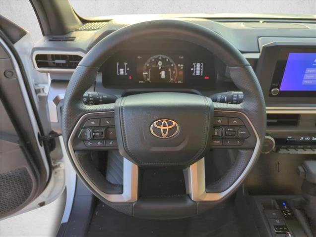 Certified 2025 Toyota 4Runner SR5 AWD/4WD image 13