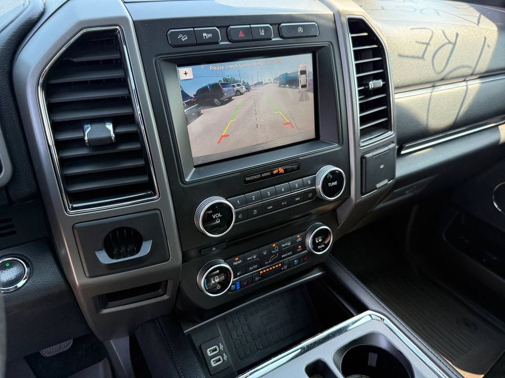 Used 2018 Ford Expedition XLT w/ Equipment Group 202A AWD/4WD image 20