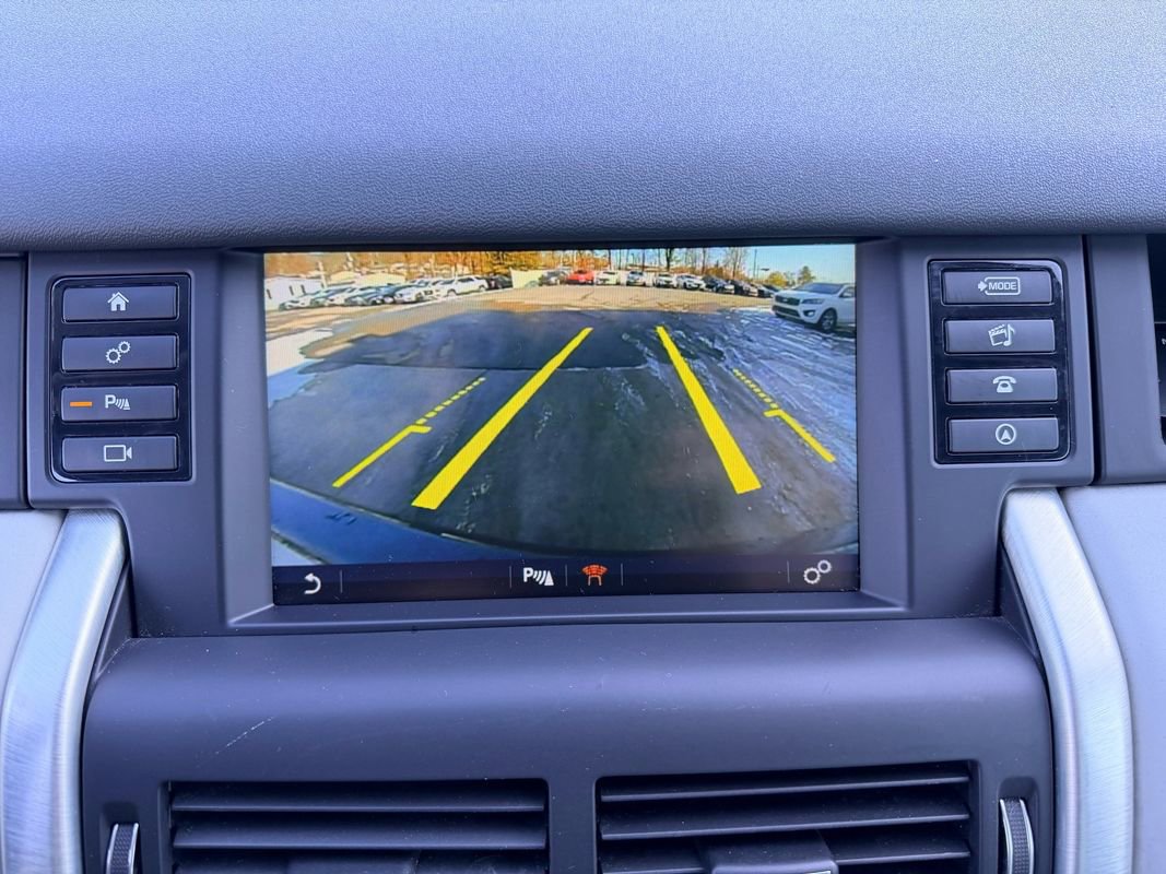 Used 2017 Land Rover Discovery Sport SE image 20